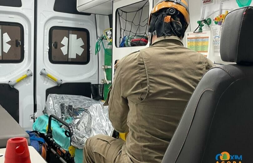 Imagem de compartilhamento para o artigo Motoentregador fica ferido após colidir na traseira de uma carreta em Coxim da MS Todo dia